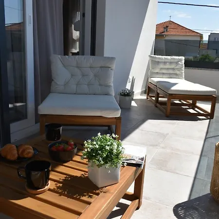 It Brand New Stylish Trogir