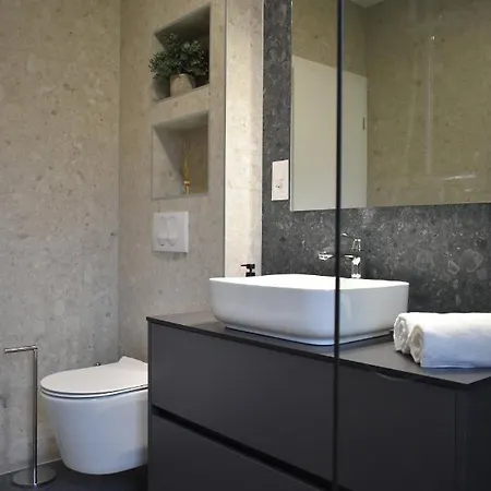 It Brand New Stylish