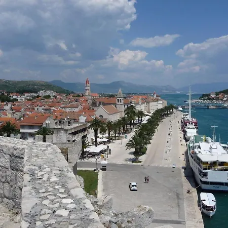 It Brand New Stylish * Trogir