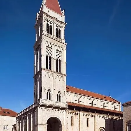 It Brand New Stylish Apartman