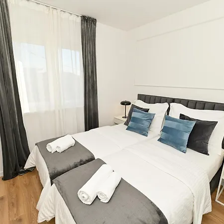 It Brand New Stylish