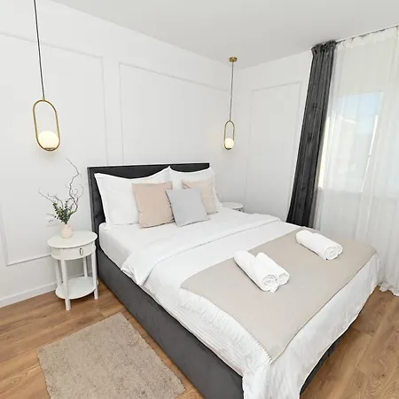 It Brand New Stylish Trogir