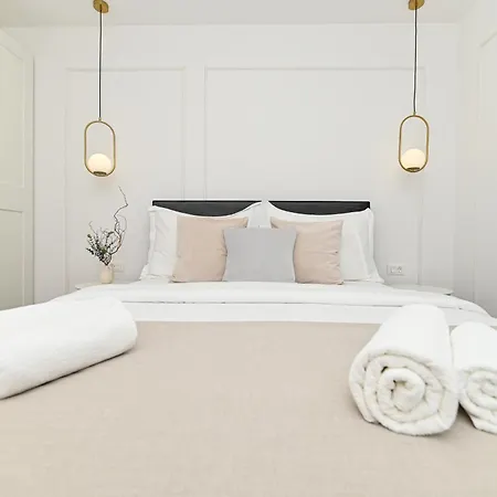 It Brand New Stylish Trogir