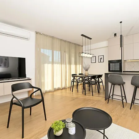 It Brand New Stylish Trogir