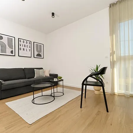 It Brand New Stylish * Trogir