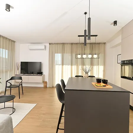 It Brand New Stylish Apartman *