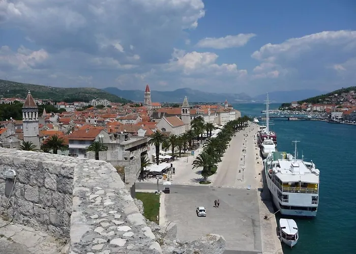 It Brand New Stylish * Trogir