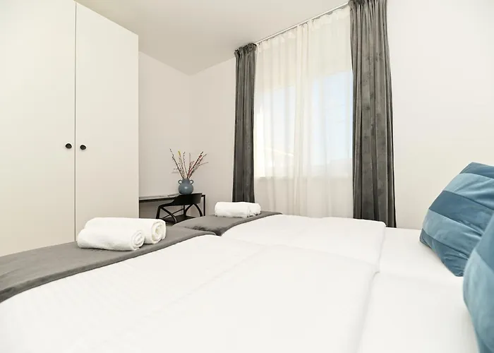 It Brand New Stylish Apartment