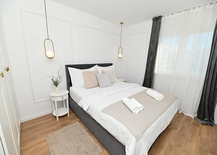 It Brand New Stylish Trogir
