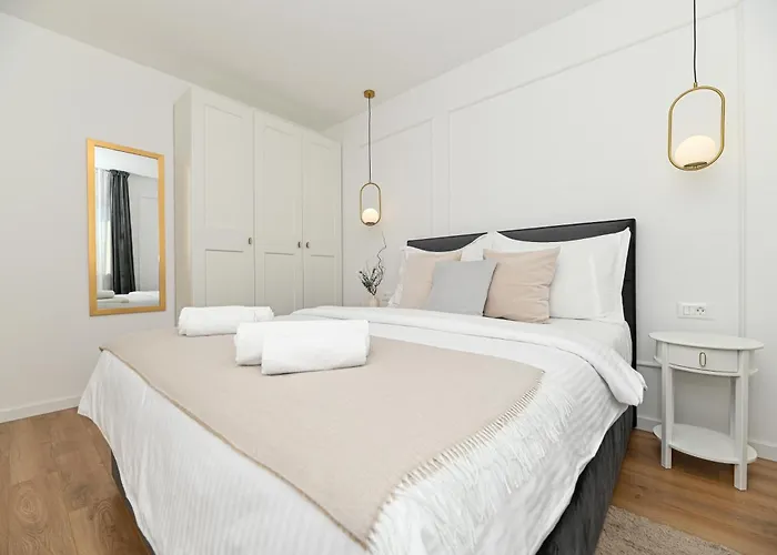 It Brand New Stylish * Trogir