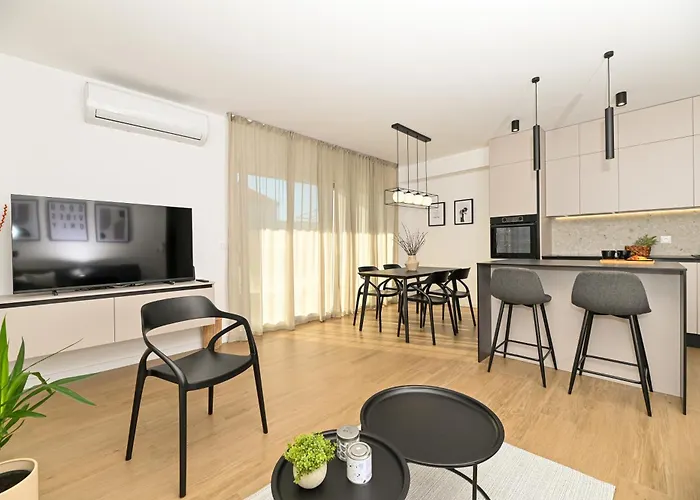 It Brand New Stylish Trogir