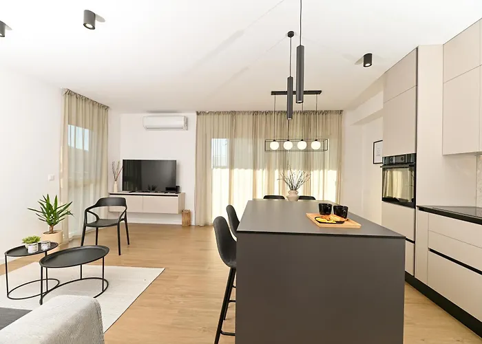 It Brand New Stylish Apartment *