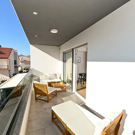 It Brand New Stylish *