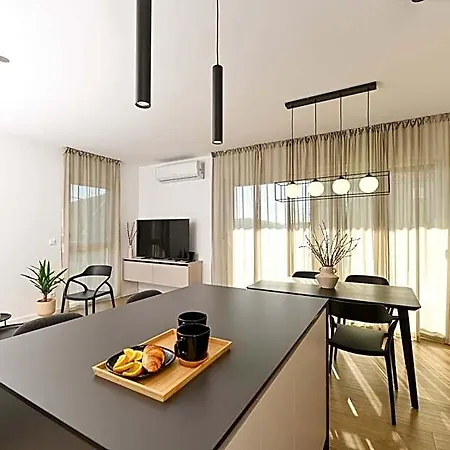 Apartment It Brand New Stylish