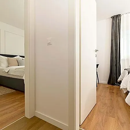 Apartment It Brand New Stylish