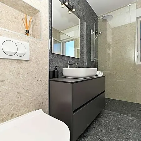 It Brand New Stylish *