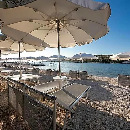 It Brand New Stylish Apartment Trogir