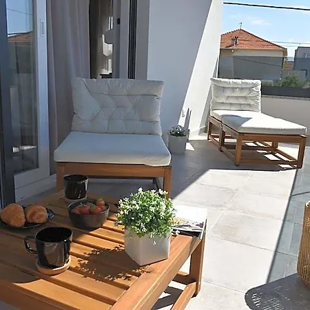 It Brand New Stylish * Trogir