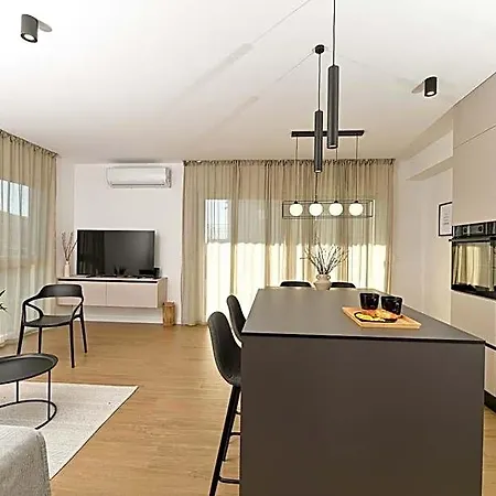 It Brand New Stylish Apartment *