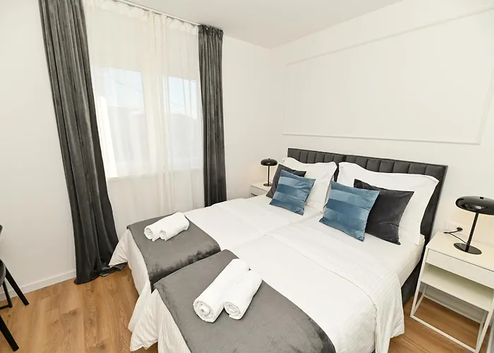 It Brand New Stylish