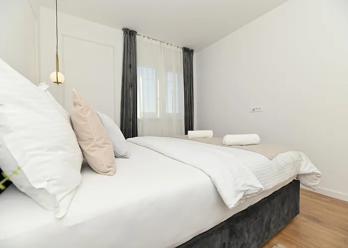 It Brand New Stylish *